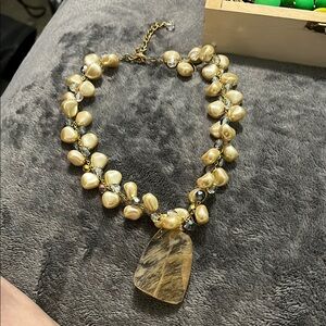 Elegant Pearl andstone  Necklace